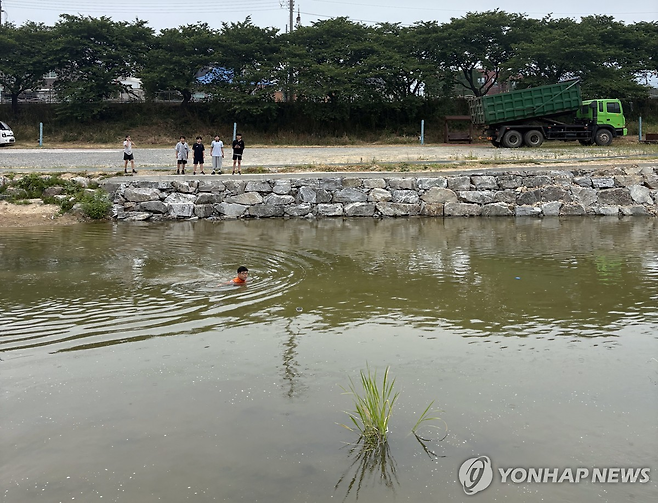 충남 서산시 해미면 해미천 사고 현장. 연합뉴스