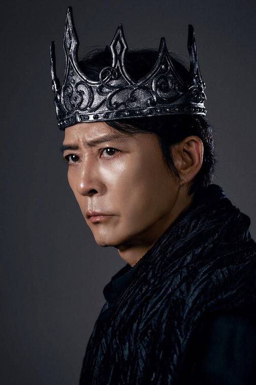 연극 '오이디푸스'로 9년 만에 무대에 복귀하는 배우 최수종.  수컴퍼니