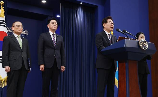 이재명 대통령이 19일 청와대 춘추관에서 G7참석·유럽순방 결과 브리핑을 하고 있다. 연합뉴스