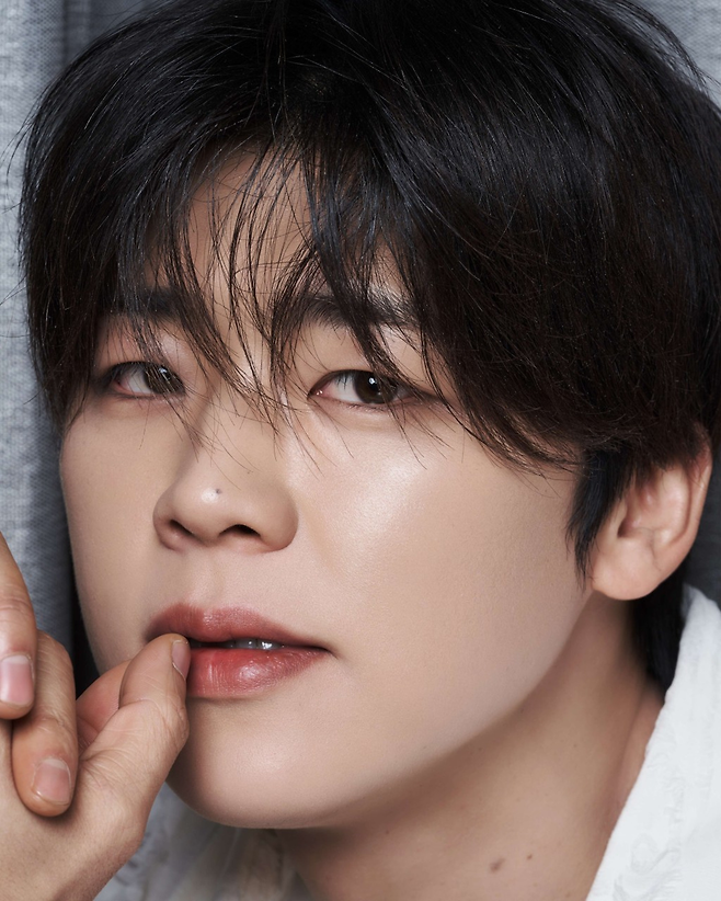 박지현. 그레이스이엔엠