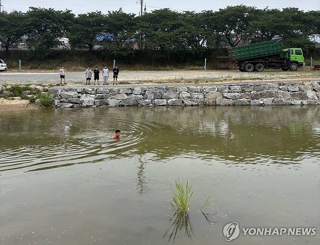 충남 서산시 해미면 해미천 사고 현장 [충남소방본부 제공. 재판매 및 DB 금지]