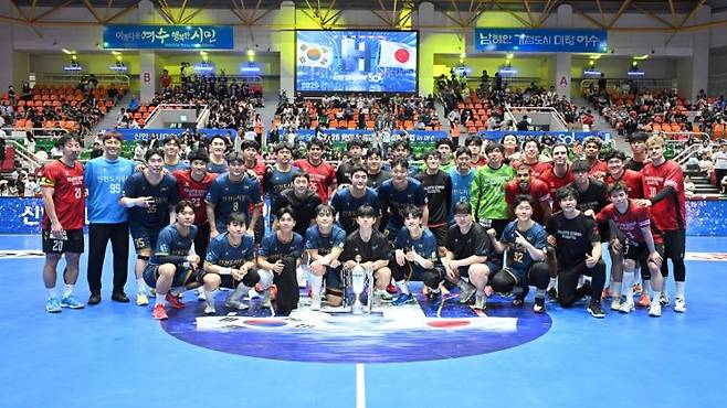 '신한 슈퍼 쏠 2026 한일 핸드볼 클럽 슈퍼매치' 남자부 경기에서 일본 챔피언 브레이브스 킹스 카라야에 34대33으로 승리한 인천도시공사. 한국핸드볼연맹
