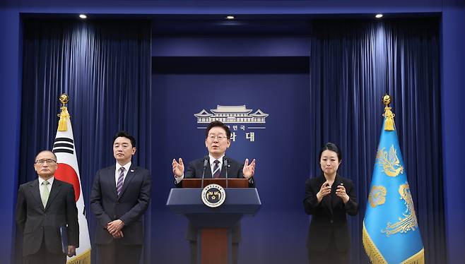 이재명 대통령이 19일 청와대 춘추관에서 G7참석·유럽순방 결과 브리핑을 하고 있다. 청와대사진기자단
