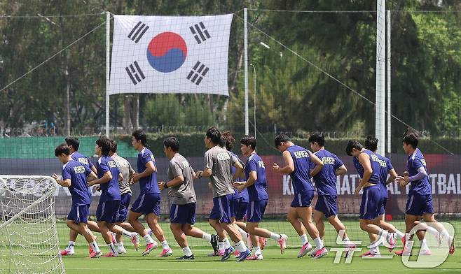 대한민국 축구국가대표팀 선수들이 19일(현지시간) 멕시코 과달라하라 인근 대한민국 축구대표팀의 베이스캠프 훈련장인 사포판 치바스 바예 베르데에서 회복 훈련을 하고 있다. 2026.6.20 ⓒ 뉴스1 박지혜 기자
