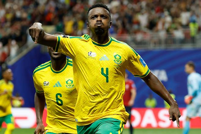 South Africa's Teboho Mokoena celebrates after scoring a penalty, his side's first goal during the World Cup Group A soccer match between Czechia and South Africa in Atlanta, Thursday, June 18, 2026. (AP Photo/Erik S. Lesser)  <저작권자(c) 연합뉴스, 무단 전재-재배포, AI 학습 및 활용 금지>