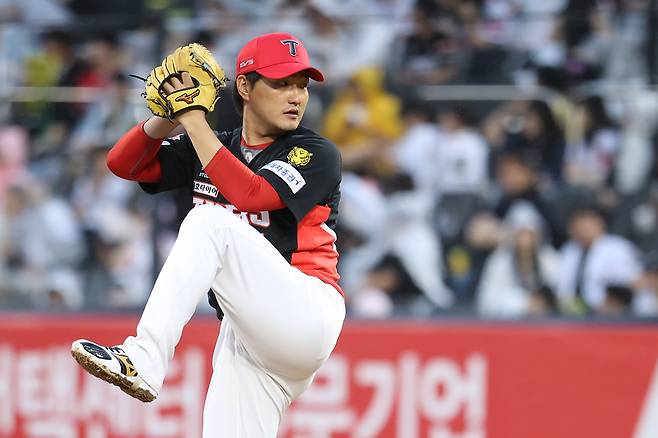 KIA 전상현이 20일 수원 KT전에서 복귀해 투구하고 있다. KIA 타이거즈 제공