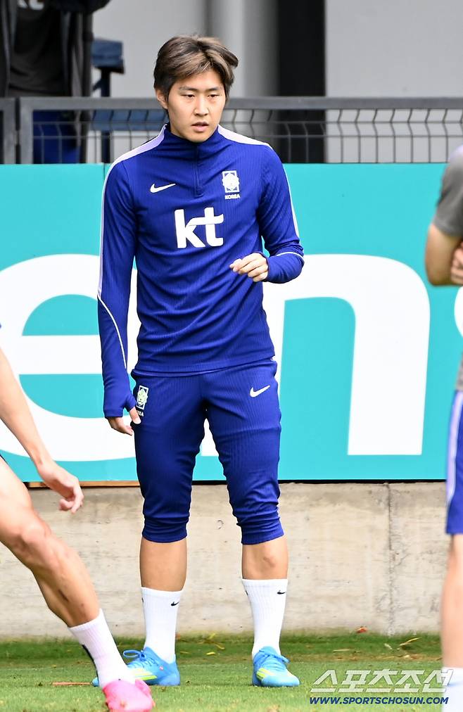 2026 북중미 월드컵 체코전에서 승리한 대한민국 월드컵 대표팀이 15일(한국시각) 멕시코 과달라하라 인근 사포판 월드컵대표팀 베이스캠프 훈련장 치바스 베르데 바예에서 훈련을 가졌다. 이강인이 패스게임을 하고 있다. 사포판(멕시코)=허상욱 기자wook@sportschosun.com/2026.06.15/
