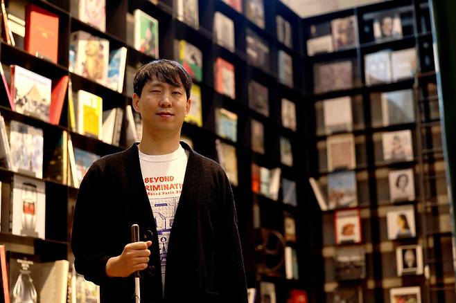 한겨레가 주최하는 ‘휴먼테크놀로지어워드’ 올해 대상 수상자인 김헌용 신명중학교 교사. 이종근 선임기자 root2@hani.co.kr