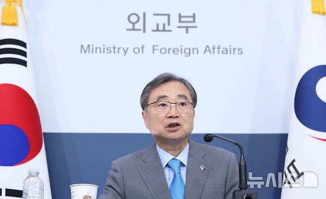 [서울=뉴시스] 조수정 기자 = 조현 외교부 장관이 22일 오전 서울 종로구 외교부에서 기자간담회를 하고 있다. 2026.06.22. chocrystal@newsis.com