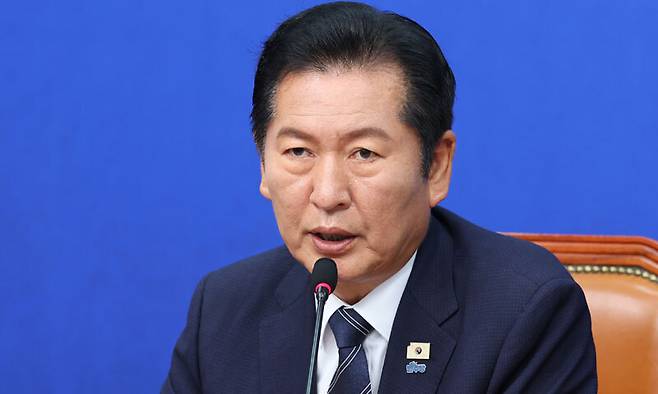 정청래 더불어민주당 대표가 22일 서울 여의도 국회에서 열린 최고위원회의에서 발언하고 있다. 뉴스1