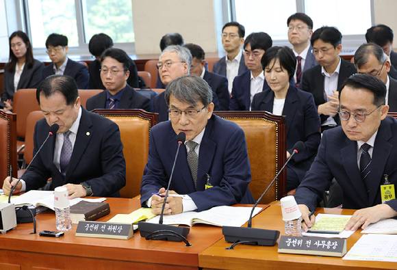 노태악 전 중앙선거관리위원장이 23일 국회에서 열린 투표용지 부족사태 등 국민참정권 침해 진상규명 및 선거관리 개혁을 위한 국정조사 특위 전체회의에 참석, 발언하고 있다. 2026.6.23 [사진=연합뉴스]