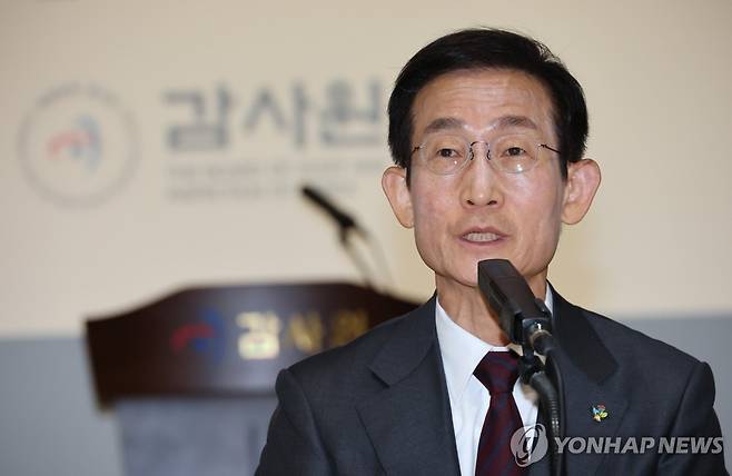김호철 감사원장 기자간담회 발언 (서울=연합뉴스) 이진욱 기자 = 김호철 감사원장이 24일 서울 종로구 감사원에서 열린 기자간담회에서 발언하고 있다. 2026.6.24 cityboy@yna.co.kr