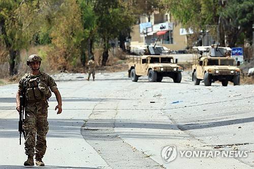 이스라엘과 헤즈볼라 간 불안한 휴전 속에 레바논 남부 마을에 투입된 레바논 정부군 [EPA 연합뉴스. 재판매 및 DB 금지]