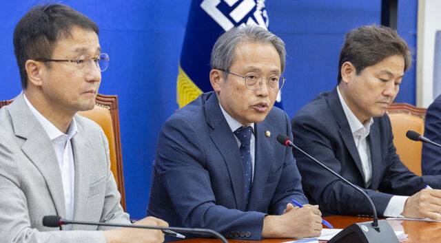 송기헌 의원. 연합뉴스.