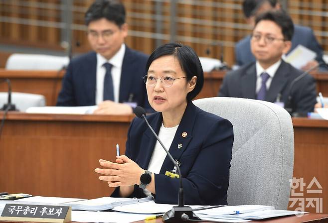 한성숙 국무총리 후보자가 25일 국회에서 열린 국무총리 임명동의안 심사를 위한 인사청문회에서 김동아 위원의 질의에 답하고 있다. / 이호형 기자 leemario@sporbiz.co.kr 2026.06.25