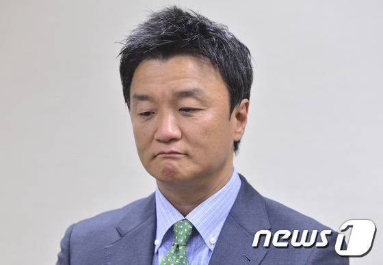 80대 노인을 감금·폭행한 사건에 연루돼 1심에서 실형을 선고받은 임우재 전 삼성전기 고문이 징역형 집행유예를 선고받고 석방됐다. ⓒ 뉴스1