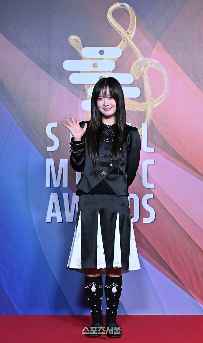 한로로가 20일 인천 중구 인스파이어 아레나에서 열린 제35회 서울가요대상 레드카펫 행사에서 포즈를 취하고 있다. 2026. 6. 20. 인천 | 최승섭기자 thunder@sportsseoul.com