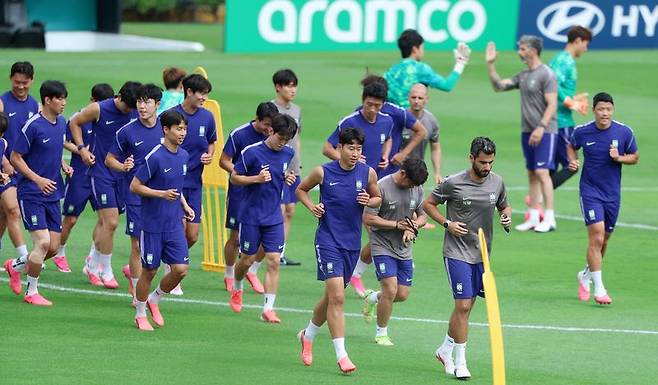 축구 국가대표팀 선수들이 23일(현지 시간) 멕시코 몬테레이 인근 산니콜라스에 위치한 훈련장 에스타디오 우니베르시타리오에서 런닝하고 있다. 2026.06.24. /사진=뉴시스