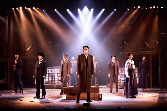 송창식의 노래로 만든 신작 뮤지컬 ‘피리 부는 사나이’.   (c)국립정동극장