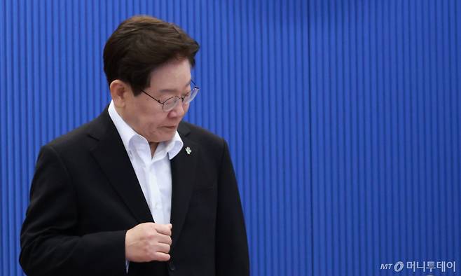 (서울=뉴스1) 허경 기자 = 이재명 대통령이 25일 청와대에서 열린 수석보좌관회의에 참석하고 있다. 2026.6.25/뉴스1  Copyright (C) 뉴스1. All rights reserved. 무단 전재 및 재배포,  AI학습 이용 금지. /사진=(서울=뉴스1) 허경 기자