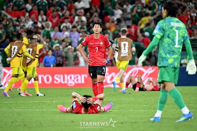 2026 북중미월드컵 A조 3차예선 대한민국 대 남아공 경기가 25일(한국시간) 멕시코 몬테레이 에스타디오 BBVA에서 열렸다.  후반전  선제골을 허용하며 남아공에 0-1로 패해 조3위에 머문  대표팀, 태극전사들의 아쉬움이 크다.  2026.06.24. /사진=김진경 kim.jinkyung@