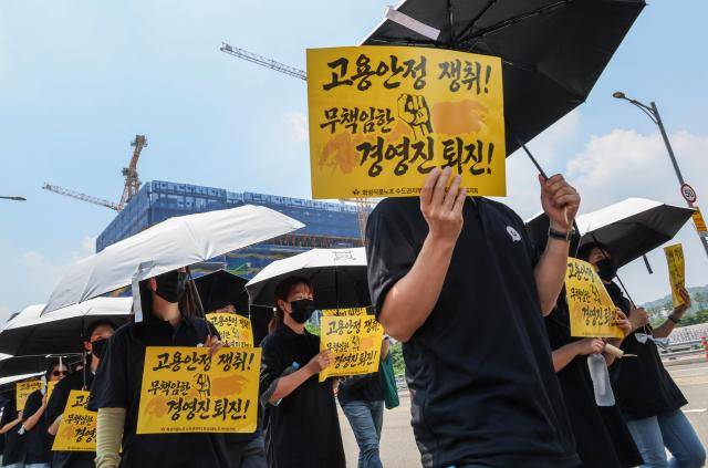 지난 10일 카카오 노동조합이 파업을 진행하고 있는 모습. [사진=아주경제]