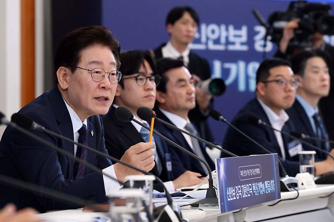 이재명 대통령이 26일 청와대에서 열린 미래 신안보 혁신기업 육성 전략회의에서 발언을 하고 있다. 2026.06.26 김지훈 기자