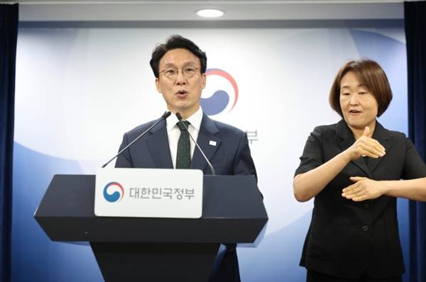 ▲ 지난 25일 브리핑하는 김민석 국무총리. 사진=국무총리실