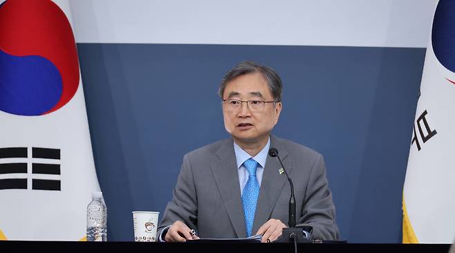 조현 외교부 장관이 지난 22일 서울 종로구 정부서울청사 별관 외교부에서 기자간담회를 하고 있다. [연합]