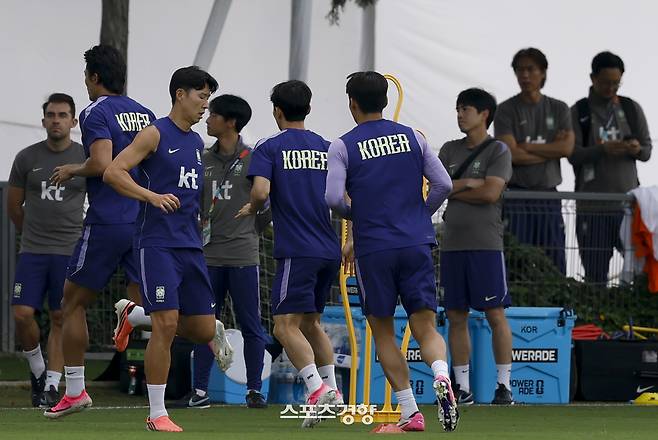 한국 축구대표팀이 26일(한국 시간) 멕시코 과달라하라에서 2026 북중미 월드컵 조별리그 남아프리카공화국과의 경기를 마치고 회복 훈련을 진행하고 있다. 2026.06.26 과달라하라(멕시코) | 문재원 기자