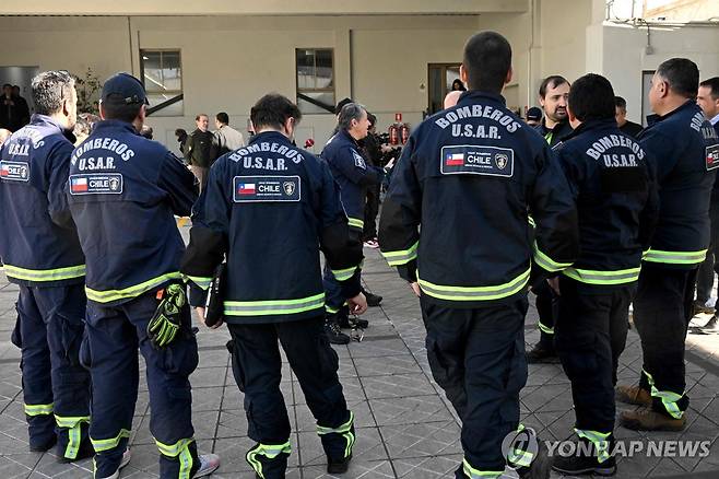 베네수엘라 파견을 준비 중인 칠레 수색팀 [AFP=연합뉴스. 재판매 및 DB 금지]