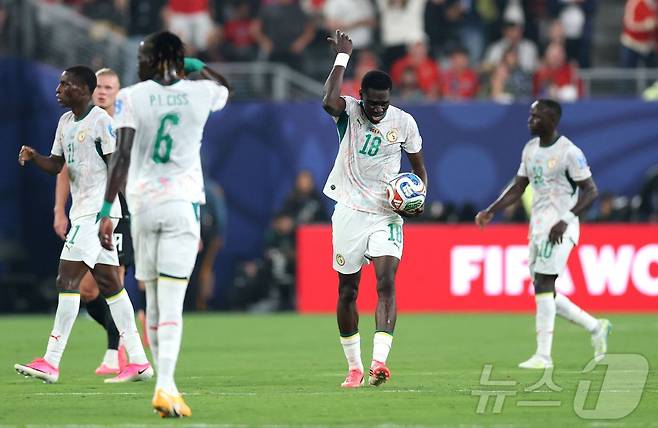 세네갈이 이라크를 5-0으로 대파하면서 한국의 순위가 밀려났다. ⓒ AFP=뉴스1