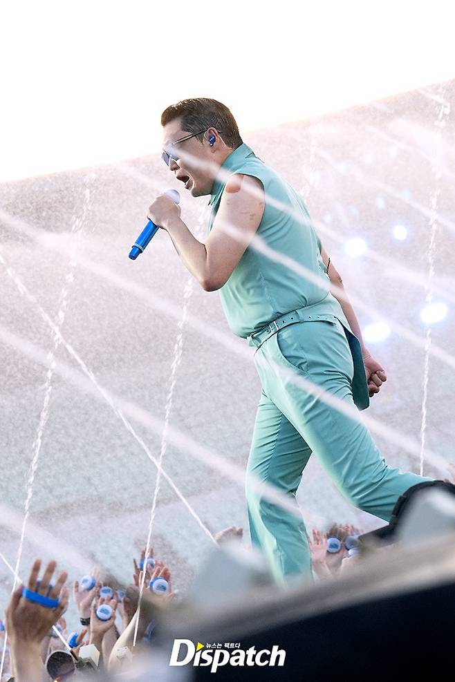 Singer PSY kicked off his nationwide tour with a passionate performance at the PSY Summer Swag 2026 held at the Uijeongbu Sports Complex in Gyeonggi Province on the 27th. Guests Hwasa and Sung Si-kyung graced the stage, while Park Ji-hoon and Director Jang Hang-jun added to the fun with video appearances.The PSY Summer Swag has established itself as a representative summer brand concert, featuring water cannons and a spectacular guest lineup. This years performance garnered a great response from the audience with its larger scale and high-quality stage production.Starting in Uijeongbu, this tour is scheduled to be held sequentially in major cities across the country, including Daegu, Incheon, Gwacheon, Wonju, Suwon, Gwangju, Busan, and Daejeon.