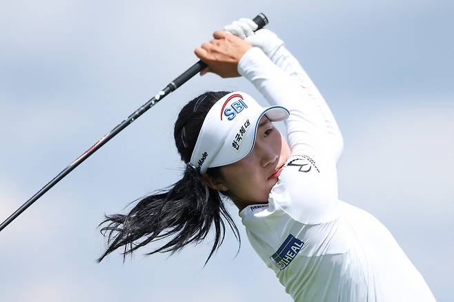미국여자프로골프(LPGA) 투어의 메이저 대회인 KPMG 여자 PGA 챔피언십에서 선두를 달리고 있는 윤이나 선수 /로이터=연합뉴스