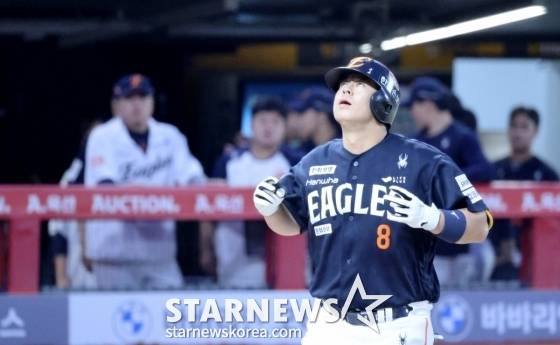 [한번에쓱] 노시환이 이러면 넘어간다!  '6회초 랜더스 추격에 찬물 끼얹는 투런홈런'