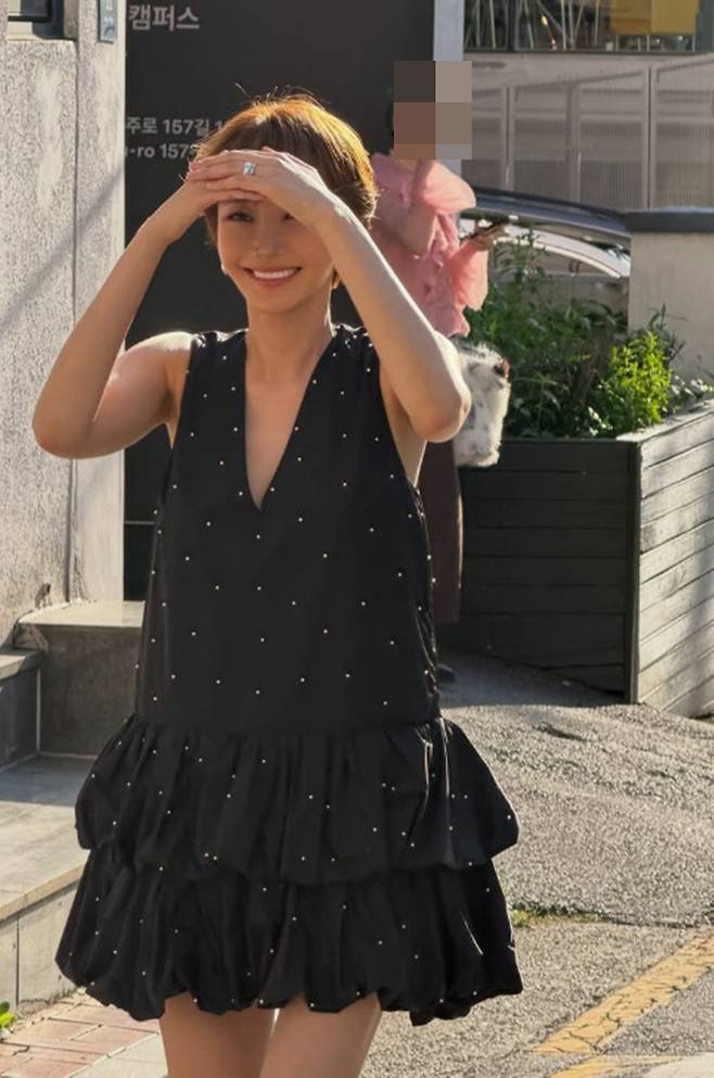 Actress Go Joon-hee showcased her unrivaled fashion sense by posting photos of herself wearing various outfits on her social media. She captivated attention with her mannequin-like figure and doll-like beauty.In the released photos, Go Joon-hee exuded a chic charm while wearing a black mini-dress that revealed her flawless legs. She also perfectly pulled off a diverse range of styles, from an office look combining a shirt and slacks to a casual look matching a jacket with denim shorts.Her distinct facial features stood out in the side profile photos, drawing admiration from netizens. Meanwhile, Go Joon-hee is currently actively communicating with fans through her personal YouTube channel, Go Joon-heeGO.