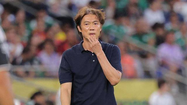 멕시코 몬테레이 스타디움에서 열린 2026 북중미 월드컵 A조 3차전 남아프리카공화국과의 경기에서 홍명보 감독이 경기를 지켜보고 있다. [사진=연합뉴스]