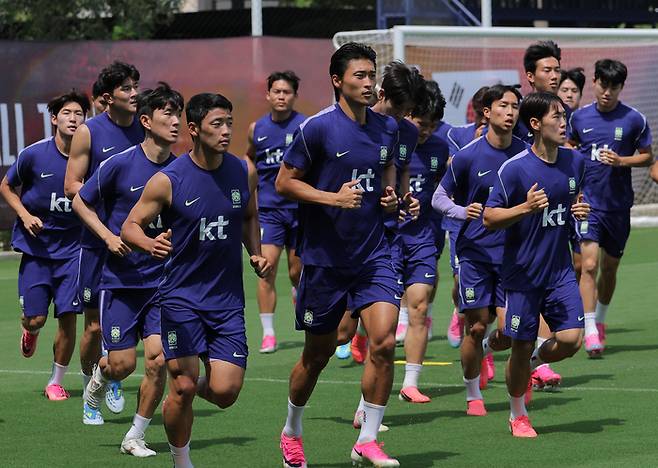 훈련하고 있는 한국 축구대표팀 선수들. 연합뉴스