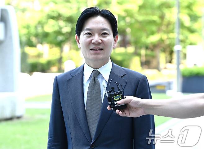 박상용 인천지검 부부장검사가 16일 경기 수원시 영통구 수원지방법원에서 열리는 이화영 전 경기도 평화부지사의 국민참여재판에 증인으로 출석하고 있다. (공동취재) 2026.6.16 ⓒ 뉴스1 김영운 기자