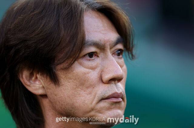 홍명보 축구대표팀 감독은 29일 멕시코 축구대표팀 훈련장에서 공식 기자회견을 개최해 사임 소식을 발표했다./게티이미지코리아