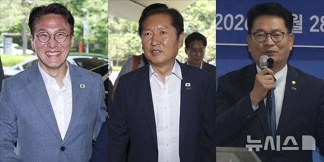 [서울=뉴시스] 정병혁, 김얼 기자 = 김민석 국무총리와 정청래 전 더불어민주당 대표, 송영길 의원이 28일 경기 광주시 곤지암리조트에서 열린 더불어민주당 6.3 지방선거 청년 당선자 워크숍과 전북 전주시 코오롱스카이타워에서 열린 송영길의 국가비전 민주당 전북평당원 타운홀미팅에 각각 참석하고 있다. 2026.06.28. jhope@newsis.com