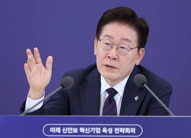 이재명 대통령이 6월26일 청와대에서 열린 '미래신안보 혁신기업 육성전략' 회의에서 발언하고 있다. ⓒ청와대통신사진기자단
