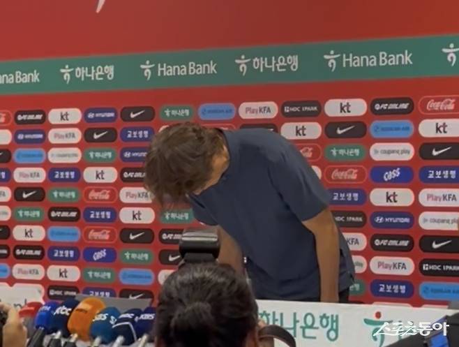 홍명보 감독이 29일(한국시간) 멕시코 할리스코주 사포판의 치바스 베르데 바예에서 열린 기자회견서 대표팀 감독직 사퇴를 공식 발표했다. 사포판｜백현기 기자 hkbaek@donga.com