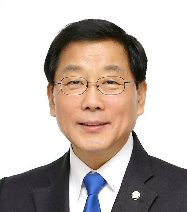 ▲ 더불어민주당 윤후덕 국회의원이 재외국민등록 제도의 실효성을 높이기 위한 관련 법 개정안을 대표발의했다. /사진제공=윤후덕 의원실