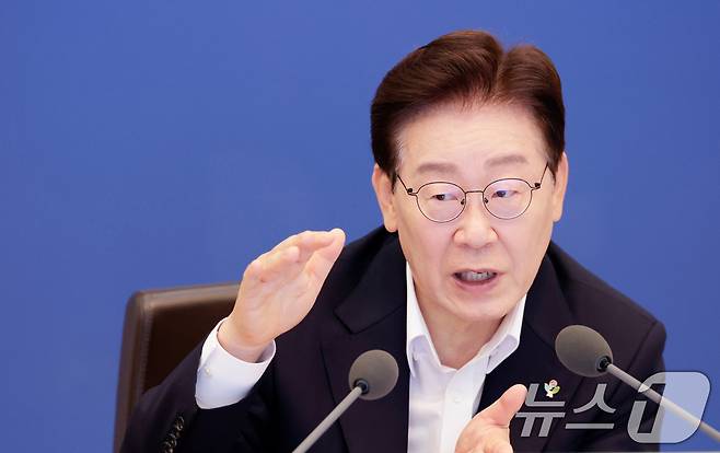 이재명 대통령이 30일 청와대에서 열린 국무회의 겸 비상경제점검회의에서 발언하고 있다. 2026.6.30 ⓒ 뉴스1 이재명 기자