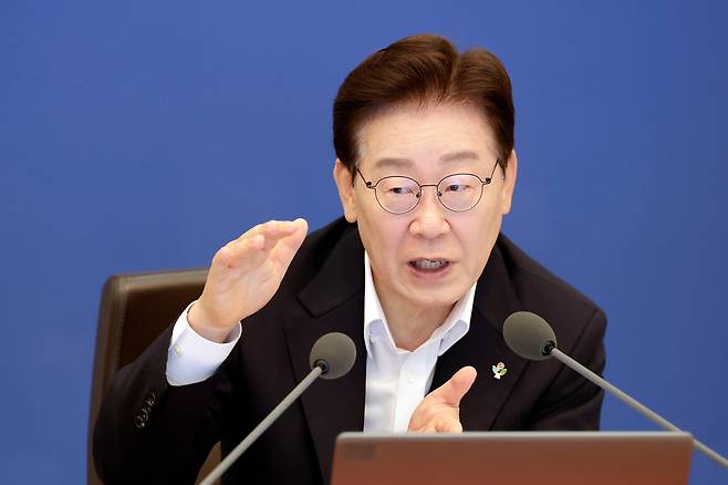 이재명 대통령이 30일 청와대에서 열린 국무회의 겸 비상경제점검회의에서 발언하고 있다. /뉴시스