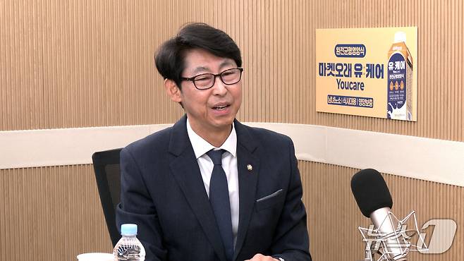 뉴스1TV '팩트앤뷰'에 출연한 이훈기 더불어민주당 의원. 2026.7.2./뉴스1