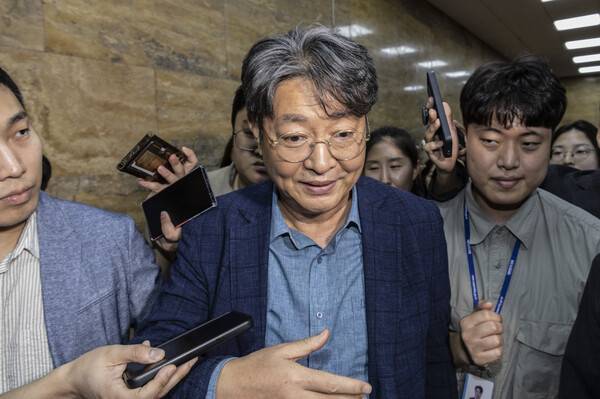 ▲2025년 8월 5일 밤 더불어민주당을 탈당한 이춘석 의원. ⓒ연합뉴스