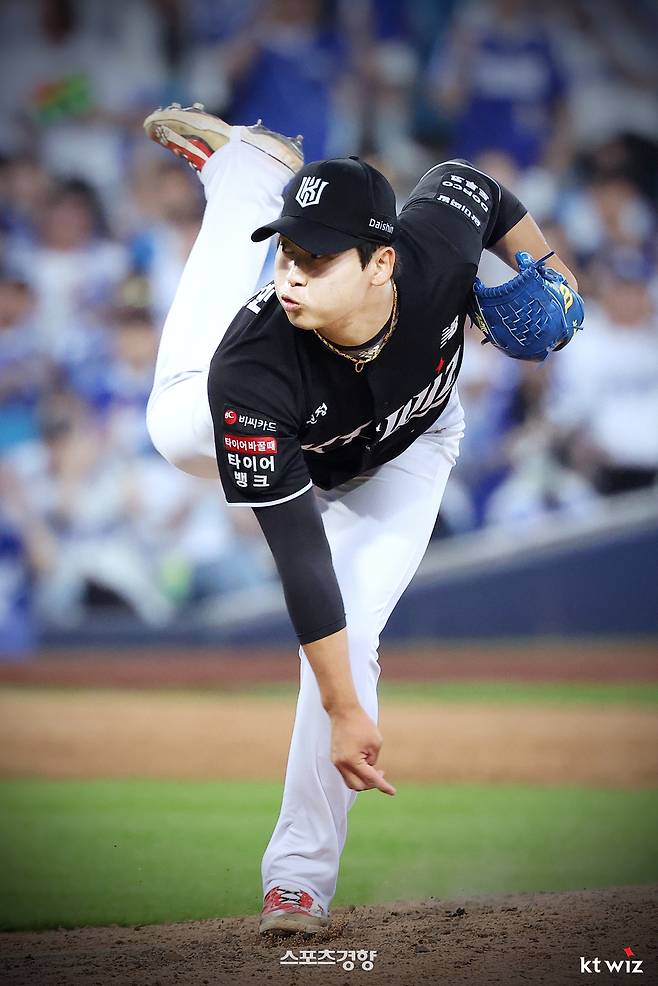 1일 대전 한화전에서 역투하는 KT 박영현. KT위즈 제공