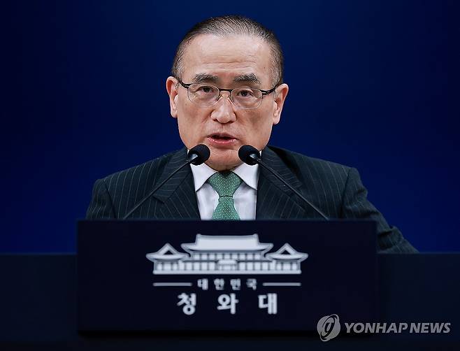 안보실장, 이재명 대통령 나토 정상회의 및 몽골 순방 사전 브리핑 (서울=연합뉴스) 김도훈 기자 = 위성락 국가안보실장이 3일 청와대 춘추관 기자회견장에서 이재명 대통령의 북대서양조약기구(NATO·나토) 정상회의 참석 및 몽골 국빈 방문 관련 사전 브리핑을 하고 있다. 2026.7.3 superdoo82@yna.co.kr